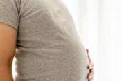 30歲女「肚子大到像懷孕」　檢查竟發現18公分腫瘤！