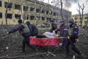 記錄俄烏戰爭殘酷瞬間　《美聯社》記者獲年度世界新聞攝影獎