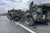 美軍裝甲車在德國高速公路發生追撞7人受傷　事故原因調查中