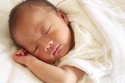美男嬰出生竟帶有「帶毛龜殼」在背上　醫：新生兒發生率約1%