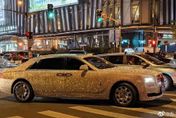 影/太炫了！上海街頭驚現「全車滿鑽勞斯萊斯」　路人狂拍照：有夠奢華