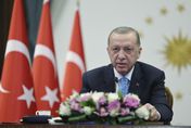 土耳其大選在即！總統艾爾段「腸胃炎隱身2天」後露面　與普丁視訊對話