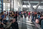 影/馬尼拉國際機場凌晨驚傳「停電8小時」　至少40航班取消或延誤