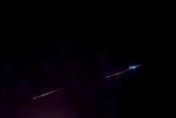 影/就是那道光！「UFO列隊飛過」　哈爾濱夜空現不明發光體…專家回應來了