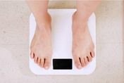 加州大學研究：女性年過60維持穩定體重可望長壽！ 有機會多活30年