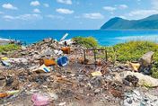 髒亂不堪！蘭嶼海邊成私人垃圾場　清潔隊：會發起淨攤