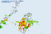雷雨衝到台南、高雄發威！豪雨特報擴大至16縣市　注意山區雷擊