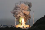 影/南韓「世界號」運載火箭第3次成功發射　送8顆人造衛星升空