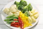 卡努民生/颱風來先買菜！冷凍蔬菜好嗎？營養師揭真相「免洗免解凍」維持更多的營養