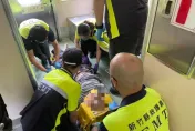 滿滿洋蔥！老翁昏迷倒臥鐵軌　他們「火車當救護車」緊急施救