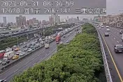 快訊/國1北向三重交流道「貨車、小客車追撞」！後方紫爆「時速僅19公里」