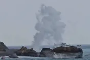 影/龜山島「冬眠」結束　龜頭磺煙噴發200米高