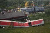 印度火車對撞奪288命！元兇找到　電子號誌聯鎖系統疑「被人動過」
