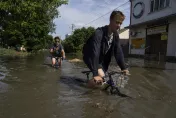 烏克蘭俄占區水壩炸毀1.7萬人緊急撤離　洪水恐影響附近核電廠