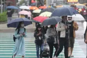 今高溫飆32°C！5縣市大雨特報　半個台灣溼答答…雨區擴大再炸7天