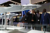 睽違4年！巴黎航展疫後回歸　陸秀殲-20、翼龍-X無人機拚外銷訂單