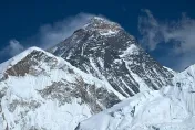 登上聖母峰最年輕美國女性就叫Lucy　網友驚：kolas真的懂爬山！