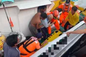 屏東漁船長外海航行險昏迷　海巡急引導入港接力搶救
