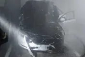 快訊/樹林地下停車場汽車自燃　濃煙狂竄車頭全燒毀