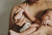 3寶媽罹罕病「日擠5.6公升母乳」！捐1600公升奶水破世界紀錄