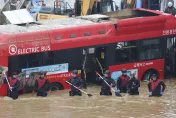 影/南韓地下道15車遭淹釀9死...大水灌入畫面曝　家屬不滿痛批是人禍