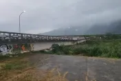 卡努災情/地基掏空！南投守城橋塌陷20cm呈「波浪狀」　警緊急封閉禁止通行