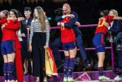世界盃女足/西班牙足協主席強吻風暴擴大　工會揚言拒踢國家隊
