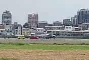 快訊/「高雄小港機場」飛測機衝出滑行道！最新畫面曝光