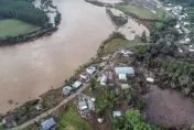 影/溫帶氣旋襲巴西！暴雨釀洪災至少31死　房屋慘淹民眾爬屋頂求救
