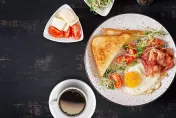 早餐怎麼吃最健康？醫曝「大原則」吃法：吃油條等於在吃油