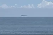 影/台東海面驚見「外星飛船」天上懸浮？民眾嚇呆：UFO來了