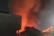 影/印尼國家博物館起火　大火狂燒2小時展覽館全毁
