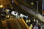 威尼斯巴士墜橋起火至少21死　市長悲痛：如同世界末日場景