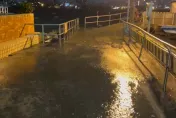 小犬颱風/旗津海水倒灌驚人畫面曝光！當地民眾超擔心會淹大水