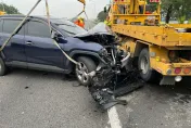 自動輔助駕駛又惹禍！20歲男猛撞國道緩撞車　車頭稀巴爛全毀