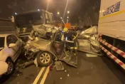 快訊/新澳隧道重大車禍！砂石車推撞16車變廢鐵　76歲男搶救不治、11傷