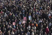 冰島女總理帶領全國婦女大罷工　爭取工資平等並呼籲重視性別暴力