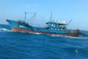 台中海巡攔撿大陸漁船越界捕魚　押回13人、漁獲海拋