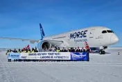 影/波音787首次降落南極洲　為極地物流開闢全新可能性