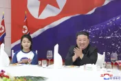 影/開心到一夕白髮？金正恩慶祝間諜衛星成功發射　女兒「坐C位」引矚目