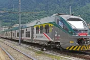 義大利火車意外相撞　所幸「車速極低」17人輕傷