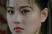 周海媚1994年飾演周芷若劇照超美！《倚天屠龍記》翻拍8次　最經典版本仍是她