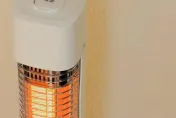 對付寒流「電暖器+除濕器」變暖房　定期清潔更省電