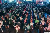 影/瀋陽數百人跨年齊跳「科目三」創金氏世界紀錄　網吐槽：不就是拼人多嗎？