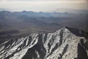 俄羅斯醫療包機墜毁阿富汗山區　找到4名倖存者還有2人下落不明