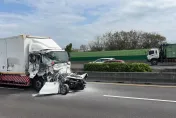 快訊/嚇人！國1彰化路段嚴重車禍...2小車慘變「紙團」　駕駛受困待援