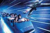 香港迪士尼傳雲霄飛車故障　12名遊客「卡在空中1小時」安全獲救