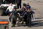 超級盃奪冠遊行淪悲劇一場！堪薩斯市槍擊案「1死14傷」　2槍手被警方制伏