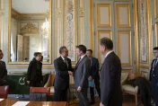 大陸外長王毅訪法會見總統馬克宏　料為高層訪問鋪路