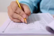 印度國家考試驚傳洩題！教育部急宣布「成績無效」　惹怒近百萬考生